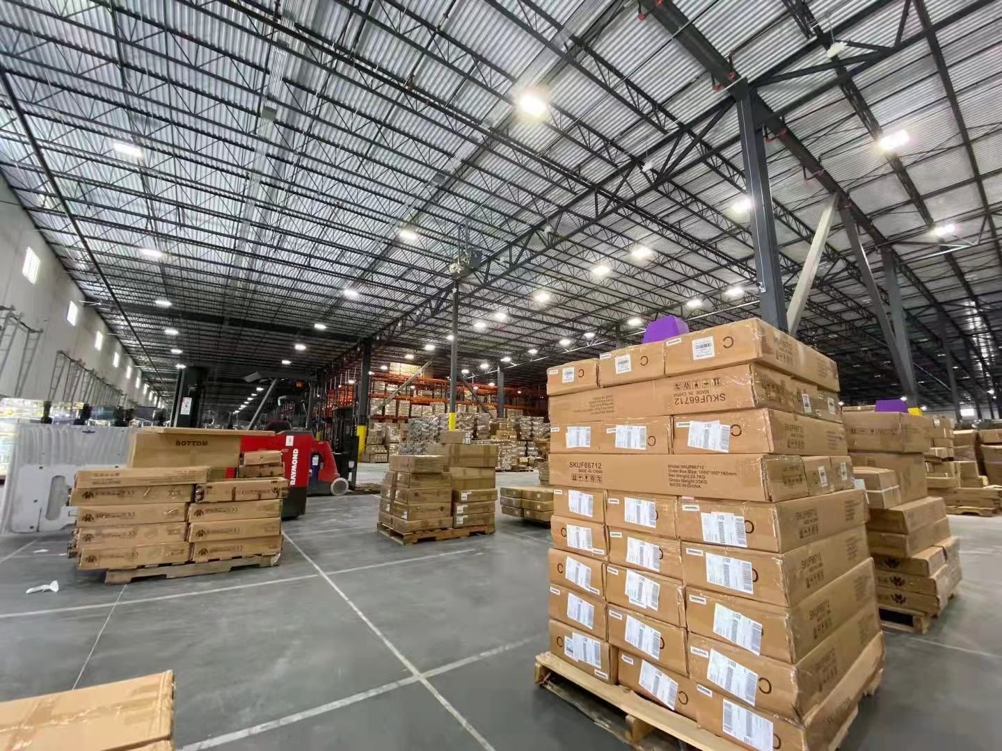 Palletized inventory and working floor inside Broadi's Atlanta warehouse